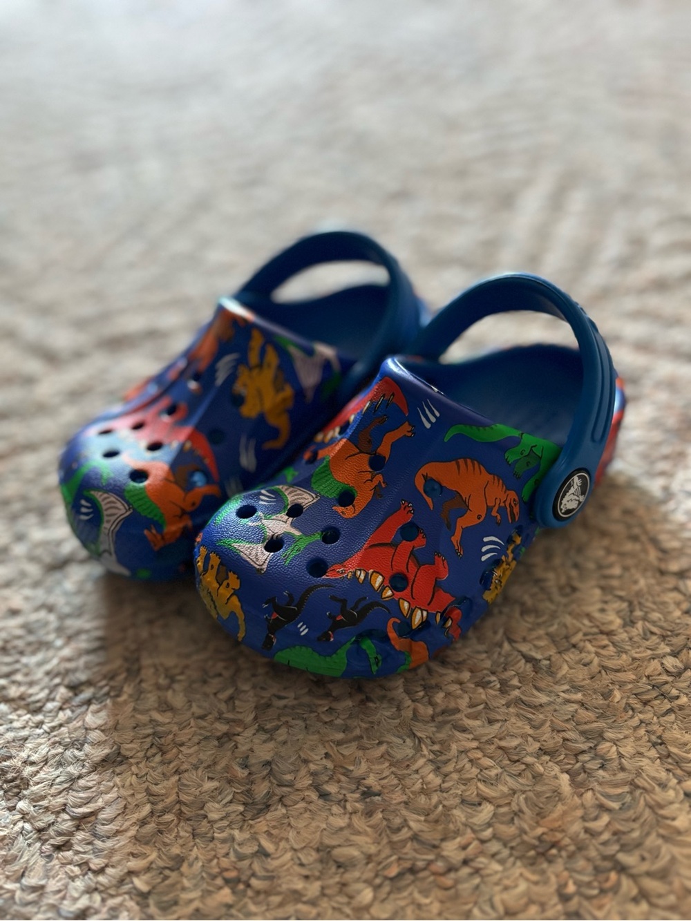 CROCS Kids Blue Clog with Colorful Dinosaur Print - Picture 3 of 6
